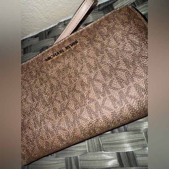 Michael Kors Handbags - Michael Kors Jet Set Wristlet Wallet Brown MK Logo Monogram Zip Around-Rose Gold